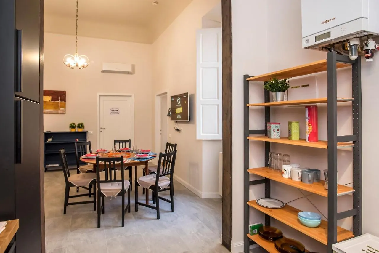 Ariento Apartment - Heart Of Флоренция